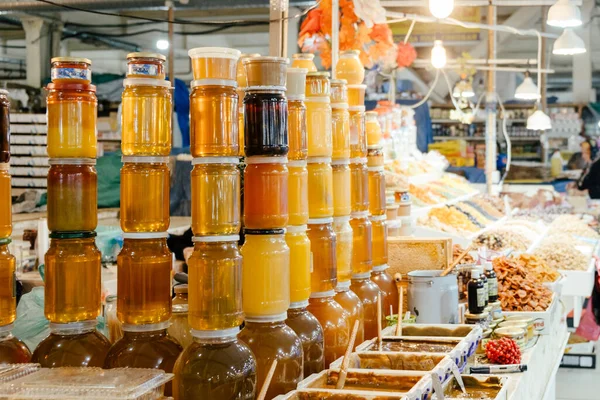 El mercado en la ciudad Makhachkala. Imagen De Stock