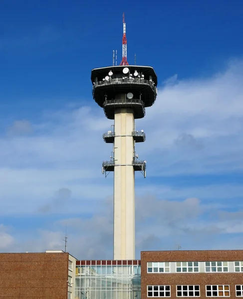 Torre de telecomunicações na cidade de Pardubice — Fotografia de Stock