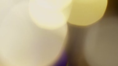Projeler için ışık sızıntısı 4K görüntü, optik parlaklık lensi bokeh geçiş arkaplanı örtüyor