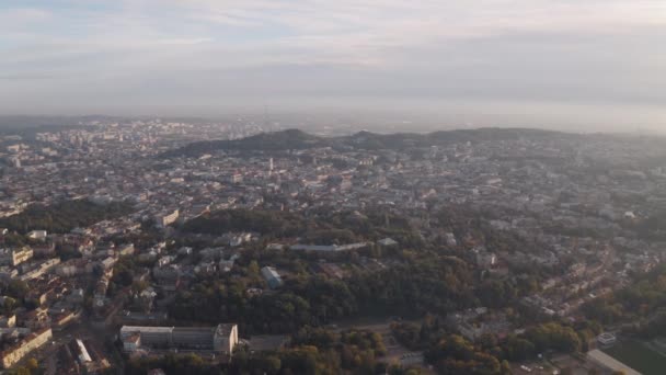 Aerial Drone Video of European City Lviv, Ukraine, Rynok Square, Central Town Hall, Dominican Church — Stock Video