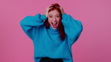 Kız iyi şanslar diliyor ve bu ani rüyanın gerçekleşmesine şaşırıyor. Piyango kazanmasını bekliyor.