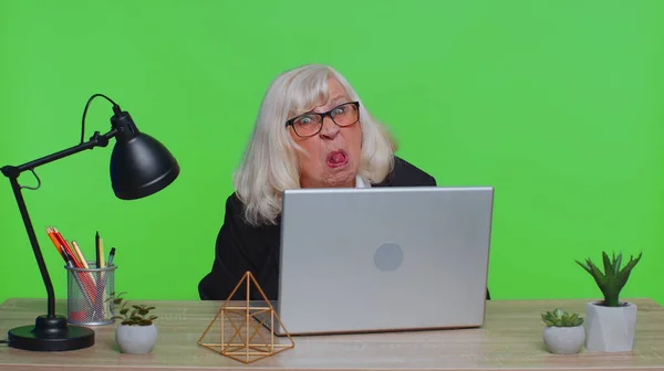 Senior Mature Business Woman Lady Hiding Laptop Computer Making Funny — Stock Photo, Image