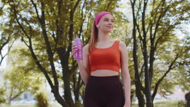 Athletic Fitness Sport Runner Girl Drinking Water Bottle Training Exercising — Stock Video