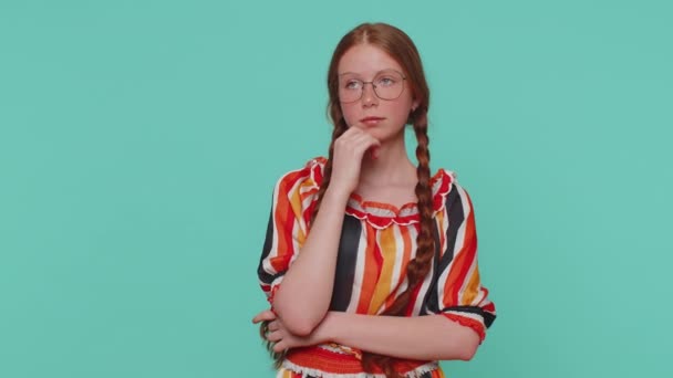 Őszinte Vörös Hajú Gyömbér Lány Ruha Kívánság Vár Szerencsét Elveszíti — Stock videók