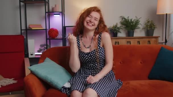 Redhead Woman Freckles Shouting Celebrating Success Winning Goal Achievement Good – stockvideo