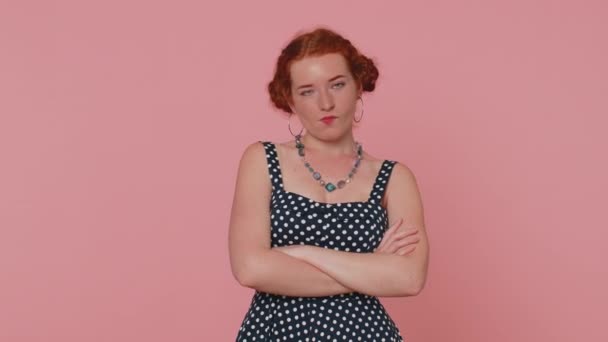 Еврика Натхненна Молода Жінка Вказує Пальцем Вгору Відкритим Ротом Має — стокове відео