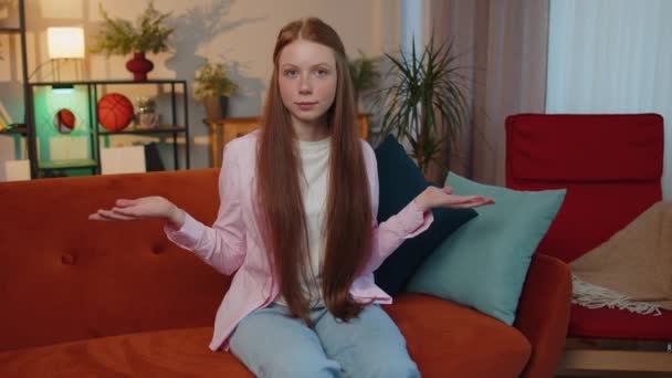 Dont Know What Say Confused Young Redhead Child Girl Feeling — Vídeo de Stock