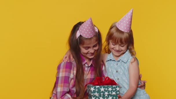 Happy Little Toddler Children Sisters Girls Siblings Friends Wearing Festive — Vídeos de Stock