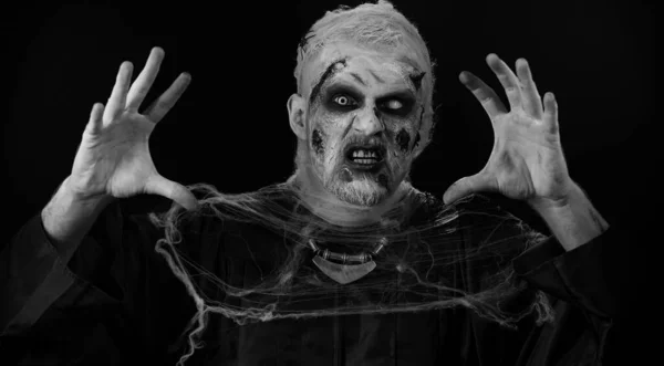 Zombie Makijażem Sztucznymi Ranami Bliznami Białymi Soczewkami Kontaktowymi Patrzący Kamerę — Zdjęcie stockowe