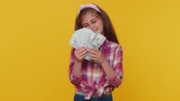 Money Cash Dollar Rain Falling Young Preteen Child Girl Kid — Stock Video