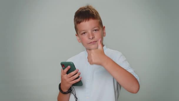 Handsome Teen Toddler Boy Texting Share Messages Content Smartphone Social — Stockvideo