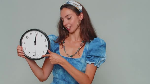 Your Time Pretty Young Woman Blue Princess Dress Showing Time — Stockvideo