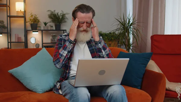Tired Senior Old Grandfather Freelancer Use Laptop Suffering Headache Problem — Photo