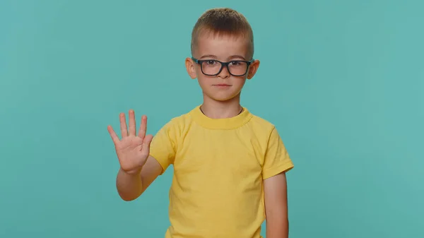 Stop Met Gebaren Peuter Kinderen Jongen Zeggen Geen Handpalm Gevouwen — Stockfoto