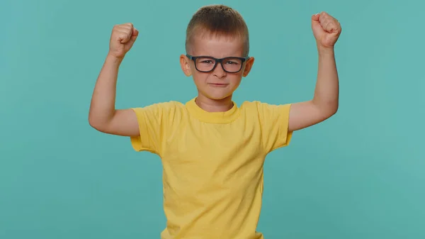 Strong Independent Little Toddler Children Boy Showing Biceps Looking Confident —  Fotos de Stock