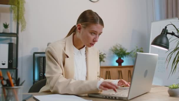 Concentrated Businesswoman Winner Working Laptop Home Office Desk Typing Browsing — Stock video
