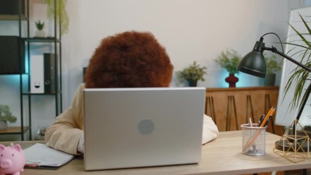 Hopeless Sad Businesswoman Formal Wear Suit Working Laptop Computer Showing — Wideo stockowe