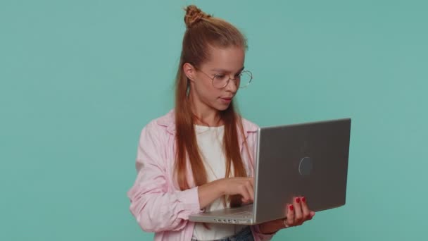 Girl Working Online Laptop Finishing Work Showing Thumb Camera Positive — Vídeo de Stock