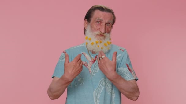 Best Choose Senior Man Flowers Gray Haired Beard Feeling Very – stockvideo