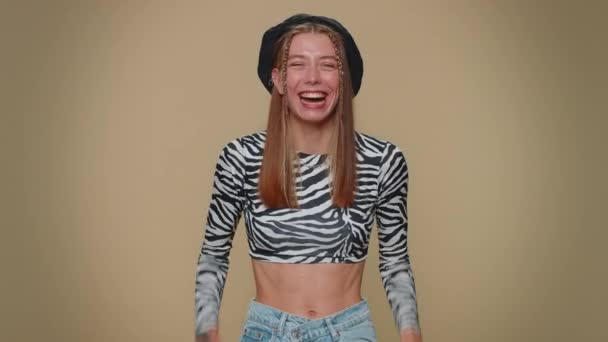 Lovely Young Woman Laughing Out Loud Hearing Ridiculous Anecdote Funny — Vídeo de Stock