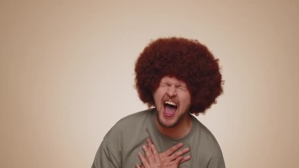 Joyful Man Lush Hairstyle Laughing Out Loud Hearing Ridiculous Anecdote — Stok video