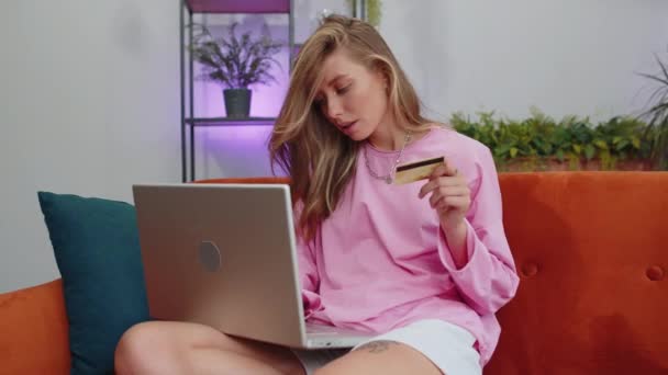 Portrait Caucasian Girl Using Credit Bank Card Laptop Computer While — 비디오