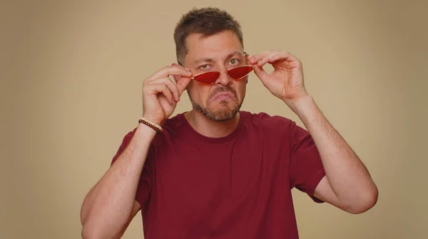 Cheerful Bearded Handsome Young Man Shirt Red Sunglasses Smiling Looking — Foto Stock