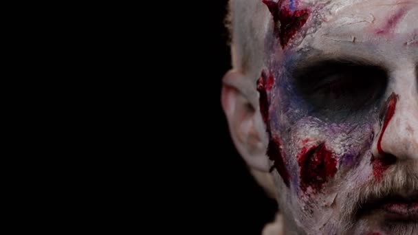 Primo Piano Macro Spaventoso Volto Uomo Con Halloween Zombie Trucco — Video Stock
