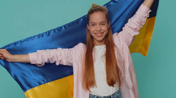 Teen Young Girl Hold Ukraine National Flag Hoping Success Smiling — Fotografia de Stock