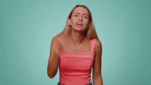 Hoe Kon Oprechte Geïrriteerde Vrouw Steekt Hand Verontwaardigde Uitdrukking Vraagt — Stockvideo