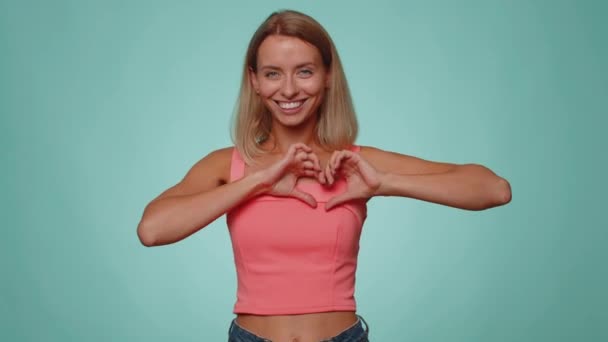 Woman Love Smiling Pretty Woman 20S Makes Heart Gesture Demonstrates — Stock Video