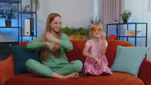 Happy Two Teenage Girls Siblings Bloggers Couple Dancing Home Best — Stock Video