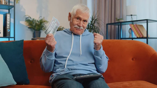 Planning Budget Rich Happy Senior Grandfather Counting Money Cash Use — Zdjęcie stockowe