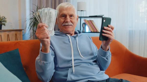 Planning Family Budget Smiling Senior Old Grandfather Counting Money Cash — Stock Photo, Image