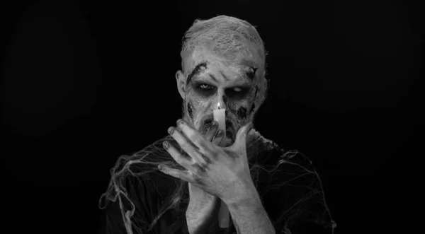 Зомбі Чоловік Макіяжем Підробленими Ранами Шрами Білими Контактними Лінзами Заклинання — стокове фото
