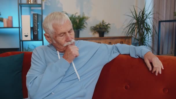 Portrait Sad Sick Senior Old Grandfather Man Home Looks Pensive — Stock video