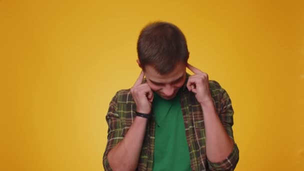 Jangan Ingin Mendengar Dan Mendengarkan Frustrasi Jengkel Jengkel Pria Yang — Stok Video