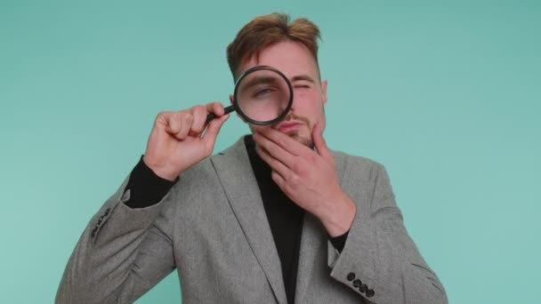 Investigator Researcher Scientist Business Man Holding Magnifying Glass Face Looking — Stock Video