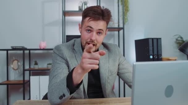 Choose You Businessman Programmer Software Developer Working Office Laptop Pointing — Stok video