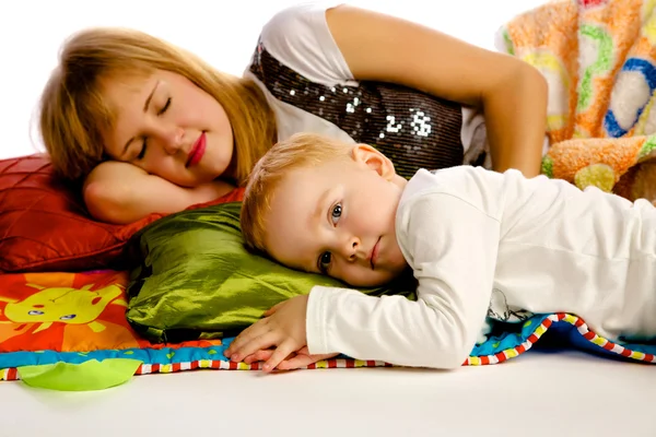 Madre e figlio a letto — Foto Stock