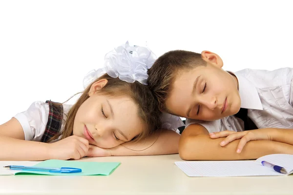 Étudiants dorment sur le bureau — Photo