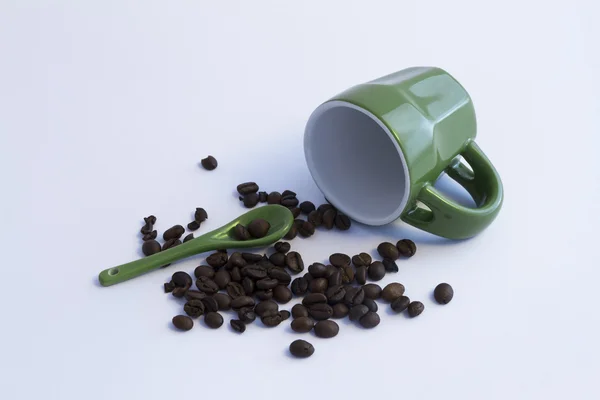 Filiżanka z ziarnem kawy — Zdjęcie stockowe