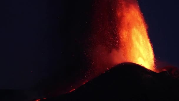 火山、溶岩の噴水 — ストック動画