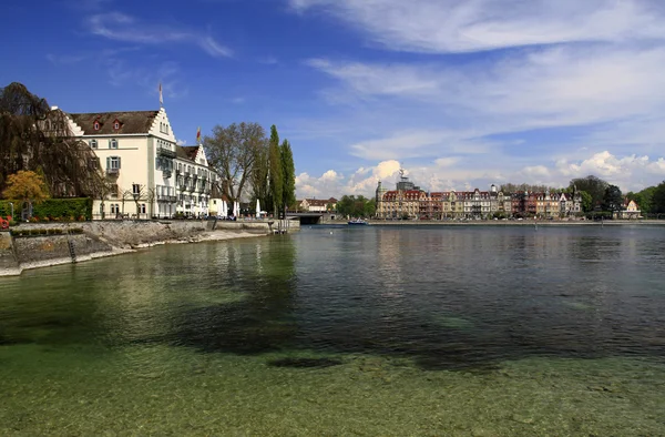 Rhein und der Blick auf die Stadt Konstanz am Bodensee — Stockfoto