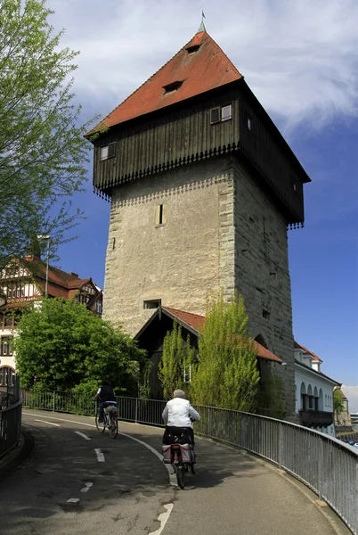 Torre vieja Rheintorturm en las orillas del Rin en Konstanz — Foto de Stock