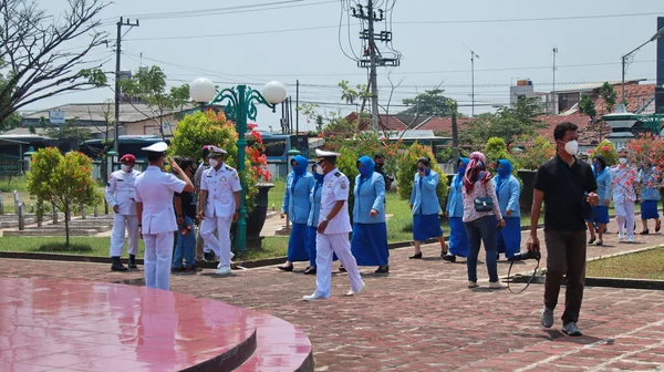 Membri Della Marina Indonesiana Che Celebrano Servizi Dei Combattenti Sul — Foto Stock