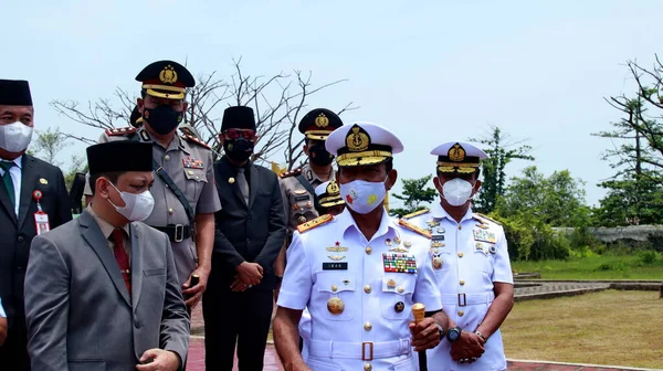 Anggota Angkatan Laut Indonesia Mengadakan Upacara Memperingati Layanan Pejuang Medan — Stok Foto