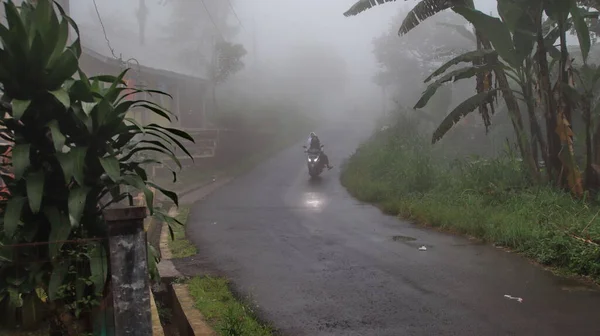 Foggy Dark Village Atmosphere Mountains Residents Activities Batang Indonesia February — Stock Photo, Image