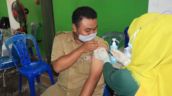 Державний Службовець Отримує Третю Вакцину Проти Ковини Батанг Індонезія 2022 — стокове фото