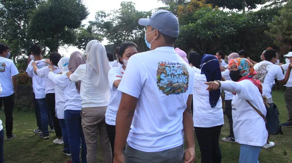 Grupo Personas Jugando Juntas Patio Recreo Salatiga Indonesia Diciembre 2021 —  Fotos de Stock